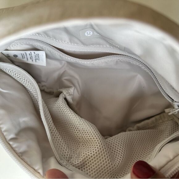 LULULEMON City Adventurer Cream Belt Bag 2.5L NWOT - Picture 12 of 16